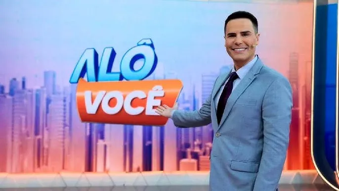 Reviravolta: Luiz Bacci deixa o SBT e não retorna ao comando do "Alô Você"