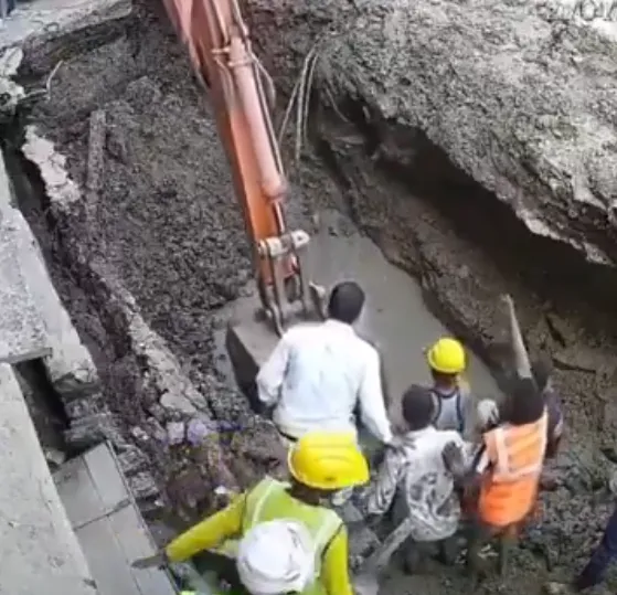 Operário é soterrado vivo durante reparo de tubulação na Índia