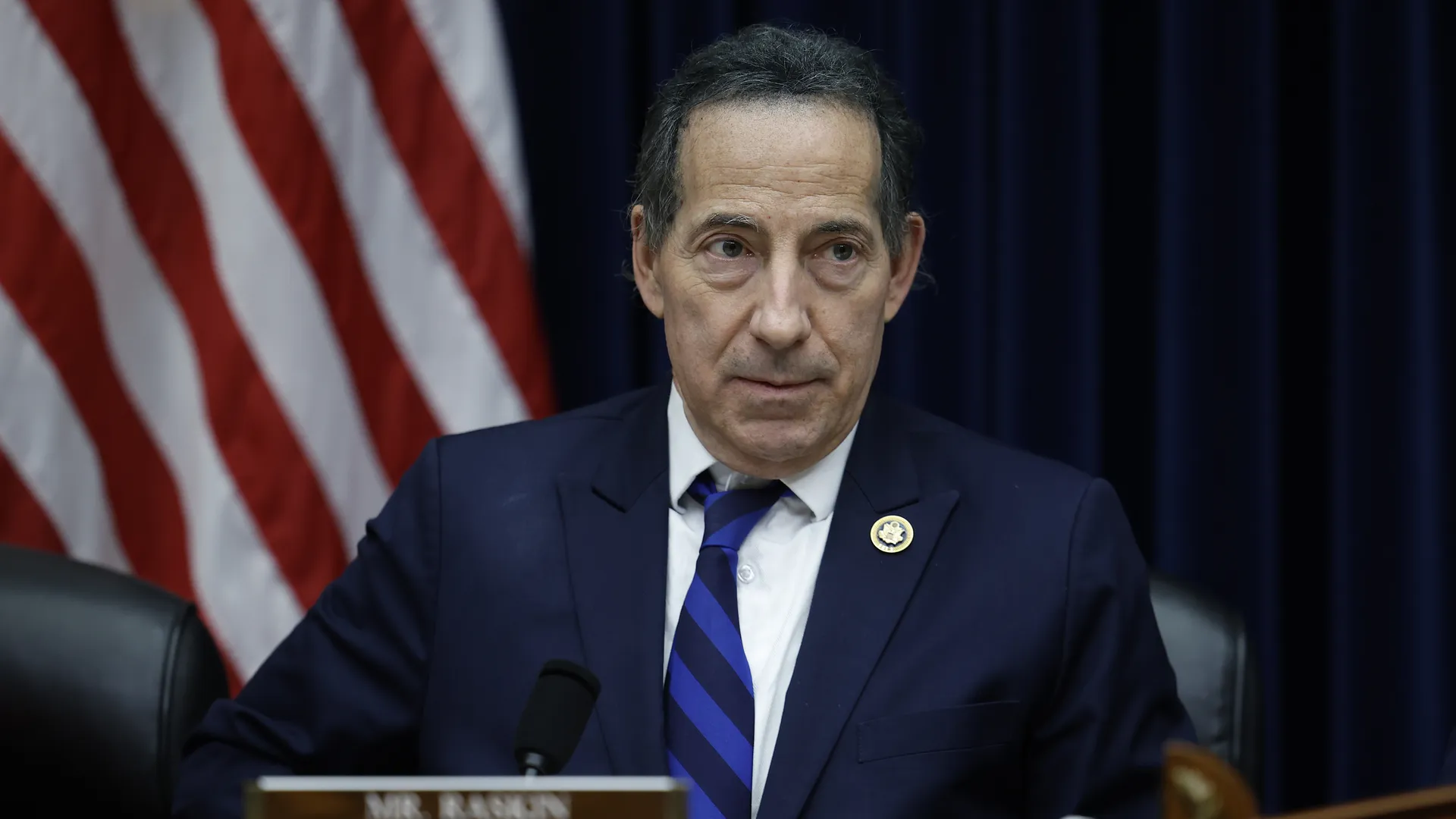 Jamie Raskin critica Trump e chama fundo de US$ 1,7 bi de caixa secreta