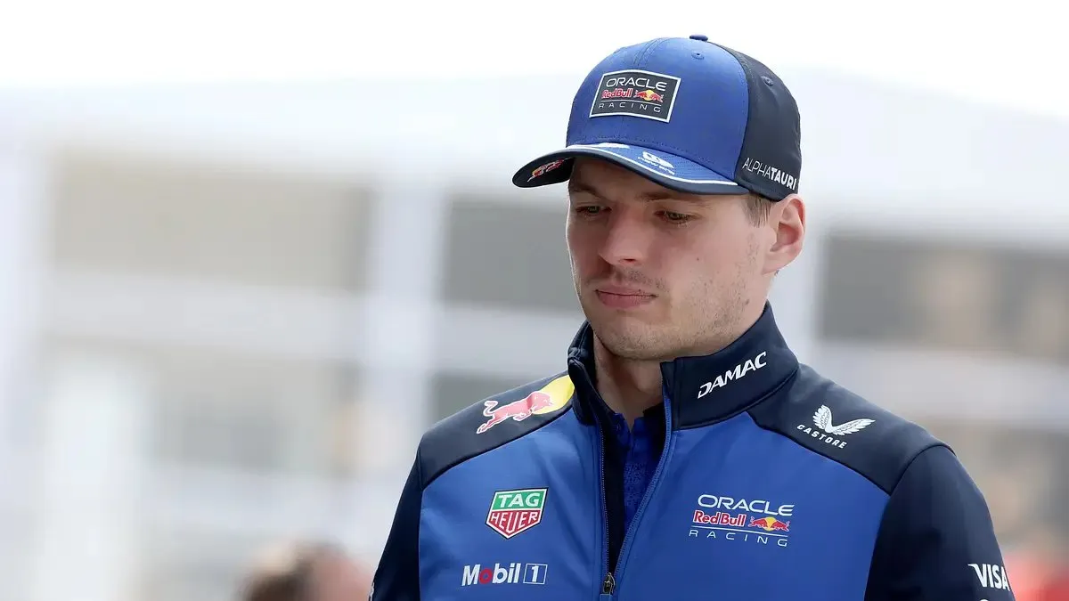 Max Verstappen abandona GP de Mônaco 2026 após falha fatal no motor da Red Bull