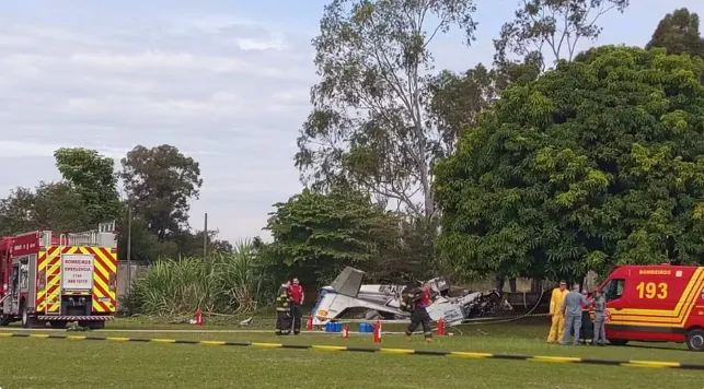 Queda de avião bimotor deixa dois mortos e um ferido em Marília