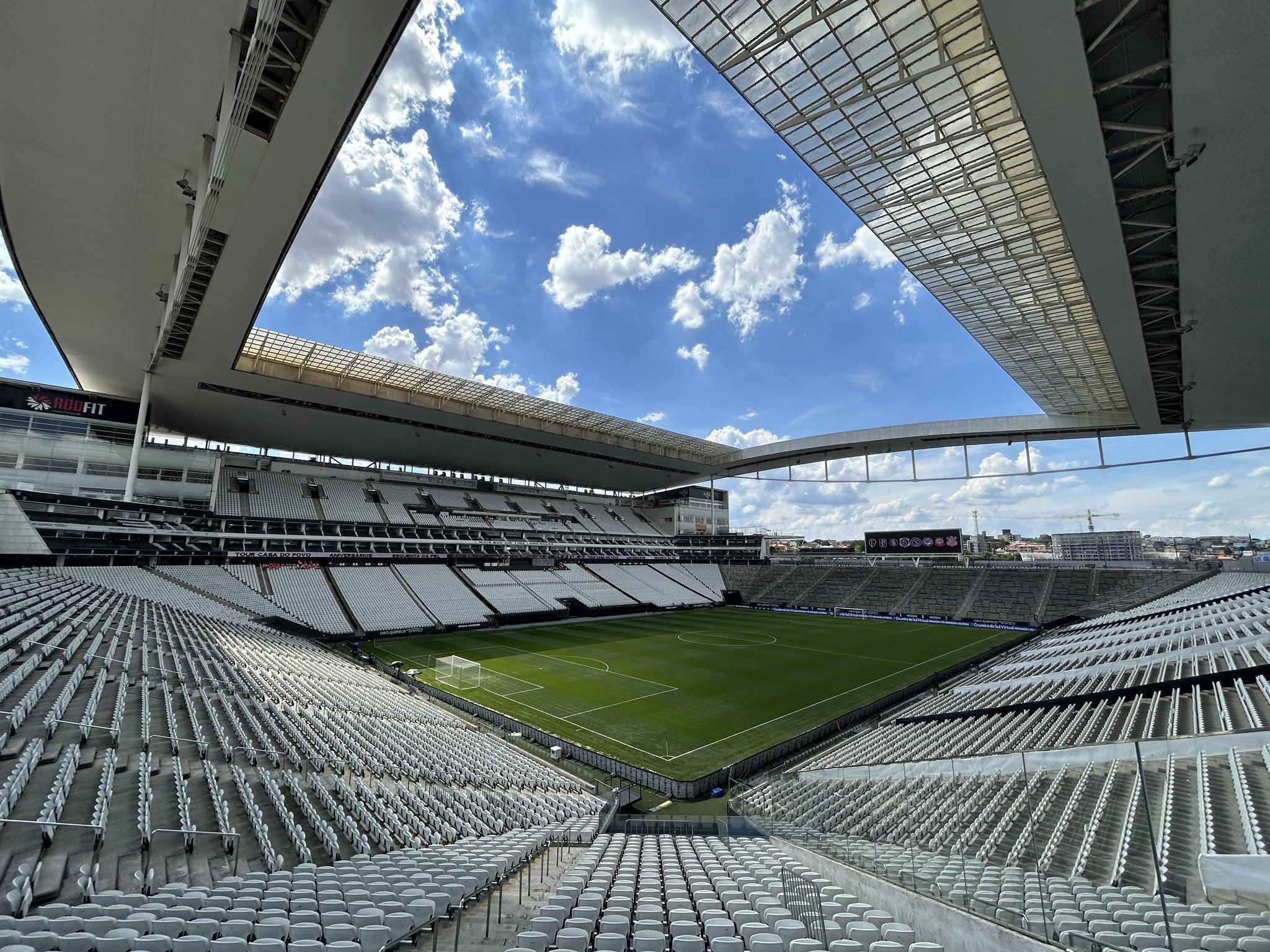 Santos confirma jogo contra o Coritiba na Neo Química Arena em 17 de maio