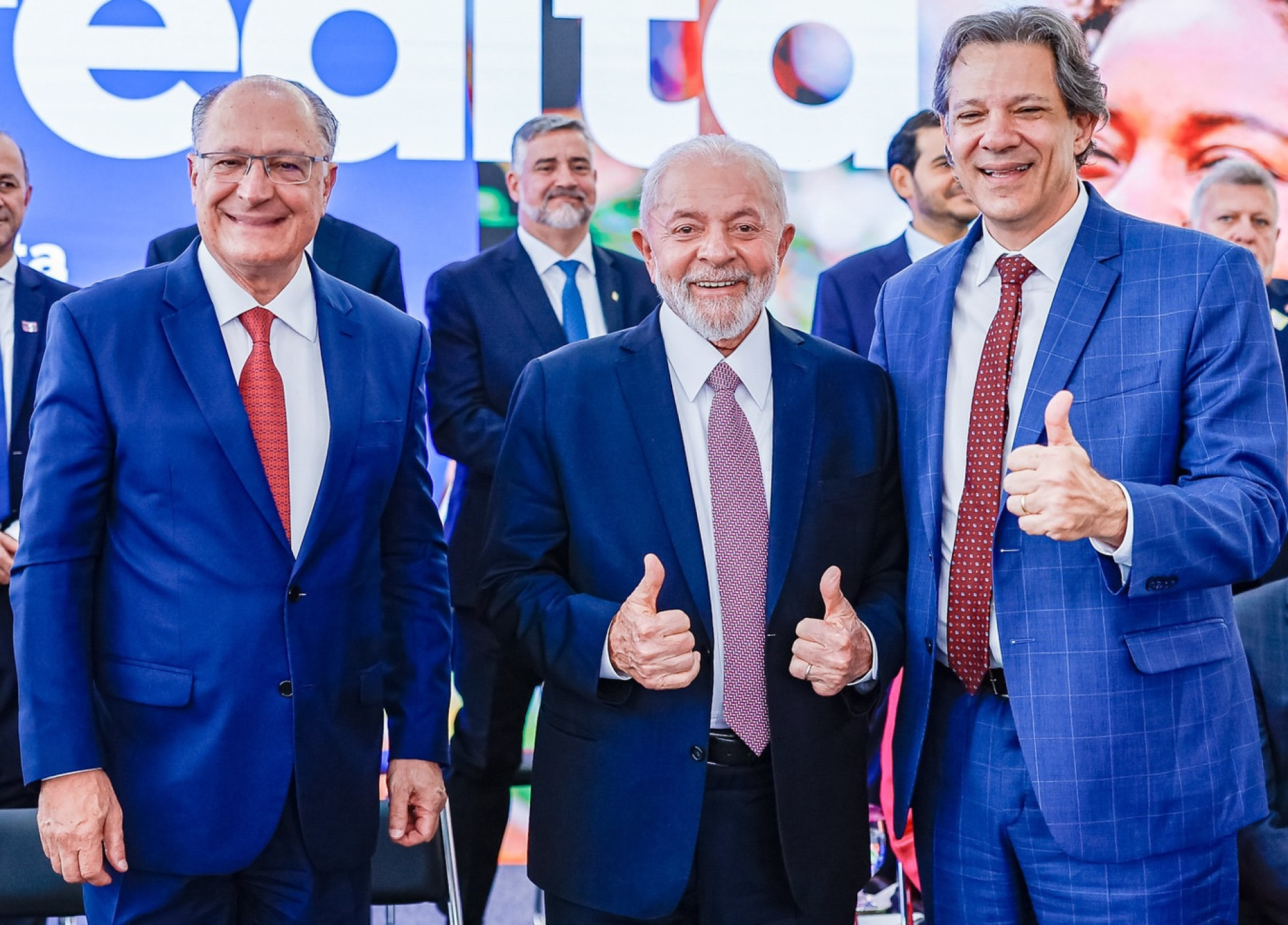 Lula estuda plano B para 2030 e testa nomes como Haddad, Camilo Santana e Alckmin
